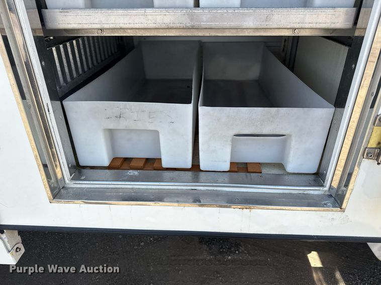 image for item EG6077 2019 Ford E450 Super Duty delivery truck