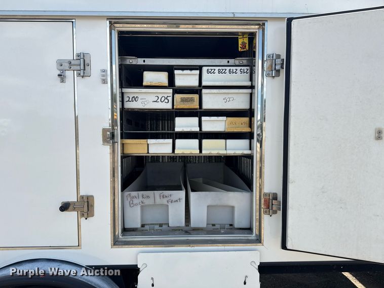 image for item EG6077 2019 Ford E450 Super Duty delivery truck