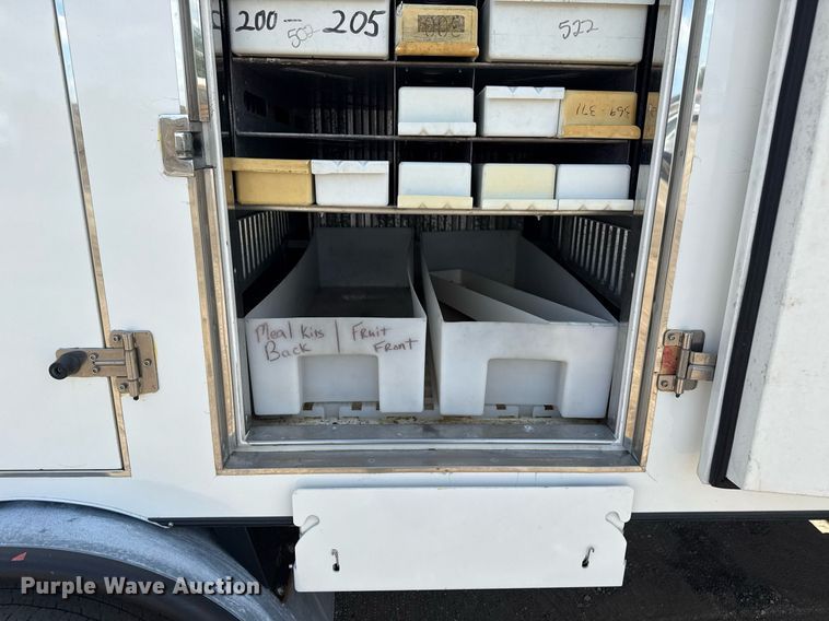 image for item EG6077 2019 Ford E450 Super Duty delivery truck