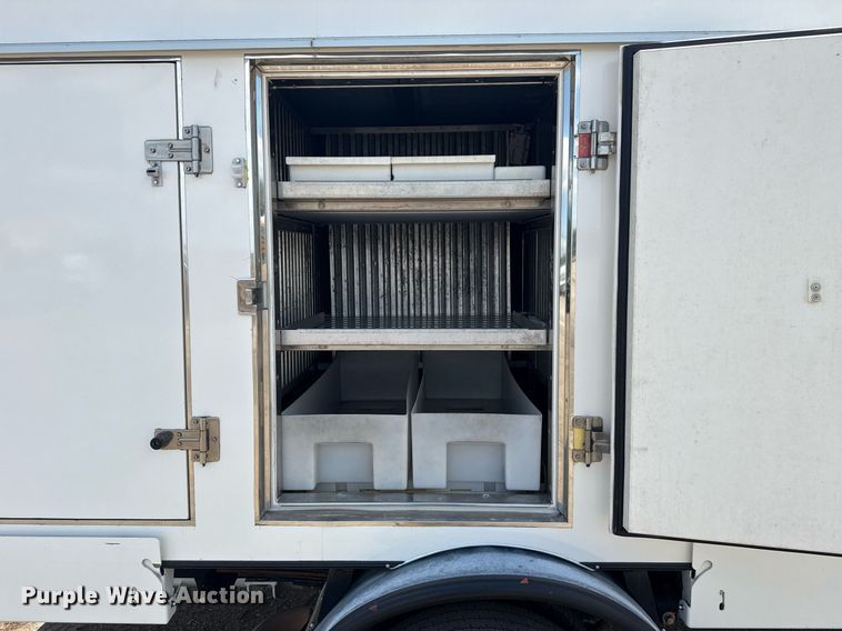 image for item EG6077 2019 Ford E450 Super Duty delivery truck