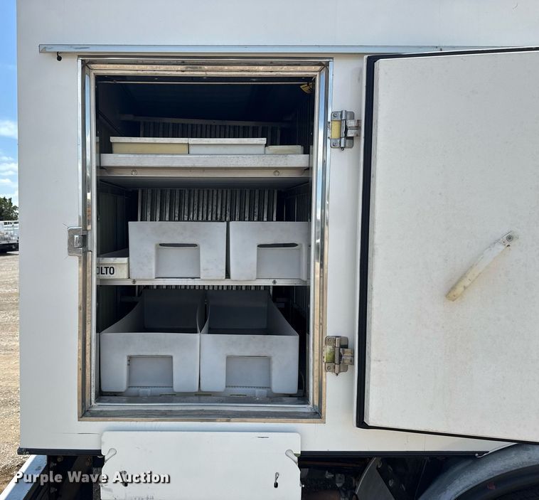 image for item EG6077 2019 Ford E450 Super Duty delivery truck