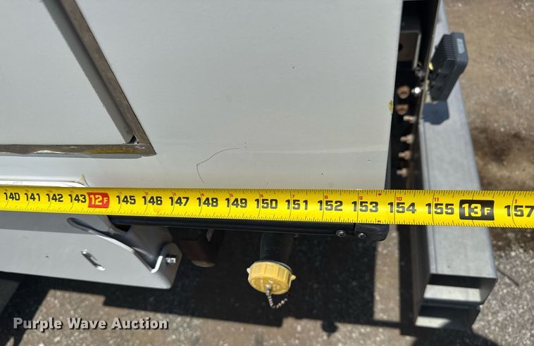 image for item EG6077 2019 Ford E450 Super Duty delivery truck