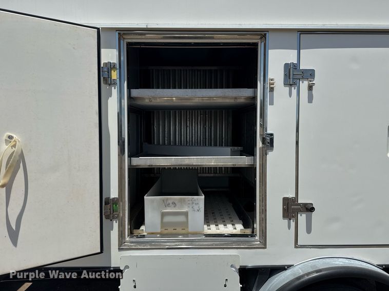 image for item EG6077 2019 Ford E450 Super Duty delivery truck