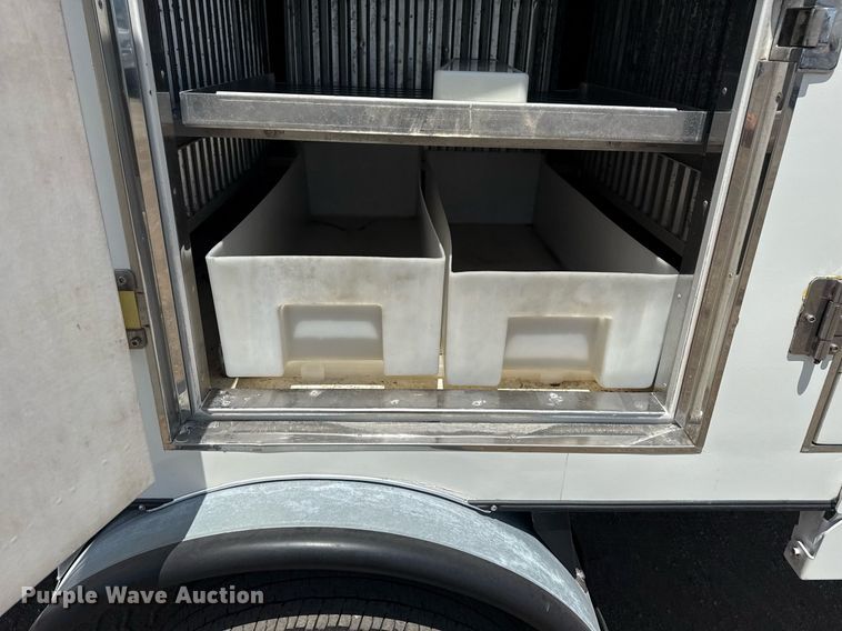 image for item EG6077 2019 Ford E450 Super Duty delivery truck