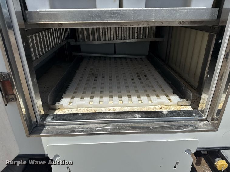 image for item EG6077 2019 Ford E450 Super Duty delivery truck