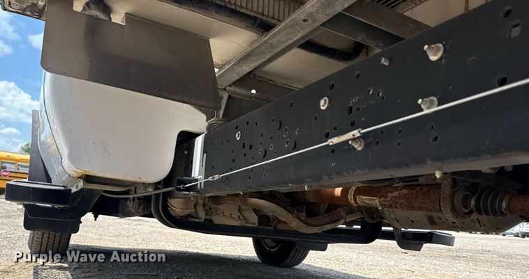 image for item EG6077 2019 Ford E450 Super Duty delivery truck