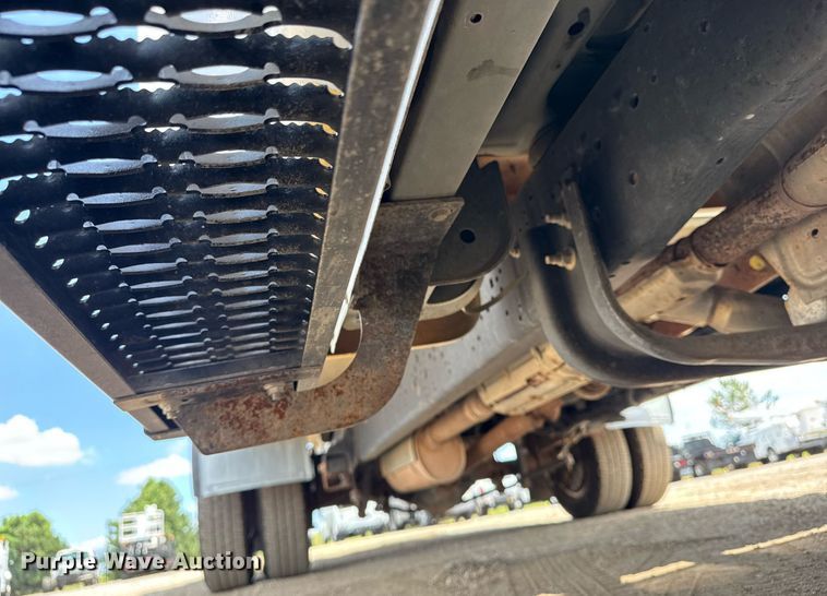 image for item EG6077 2019 Ford E450 Super Duty delivery truck