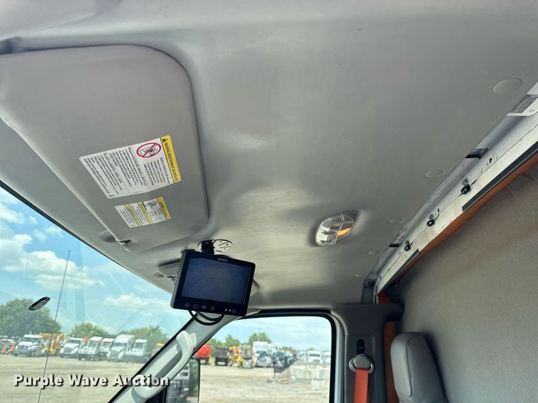 image for item EG6077 2019 Ford E450 Super Duty delivery truck