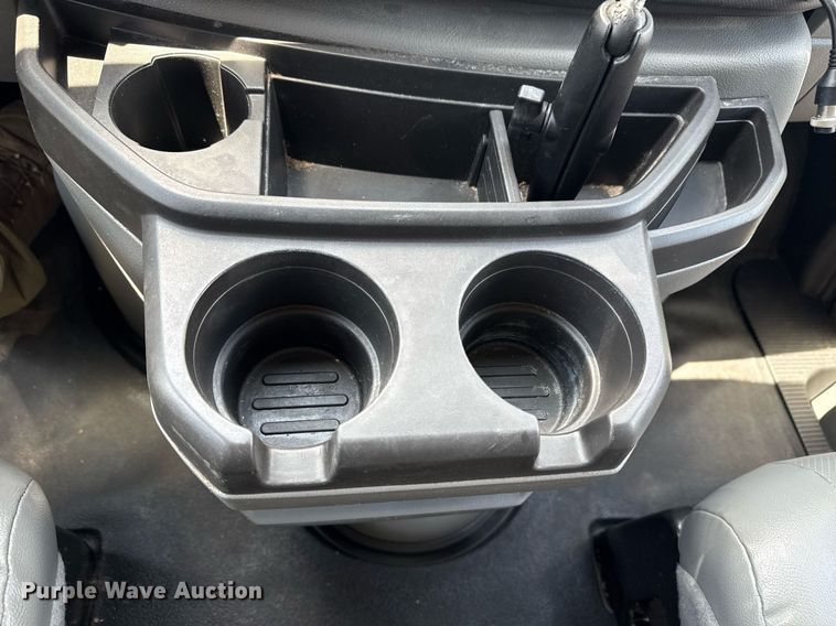 image for item EG6077 2019 Ford E450 Super Duty delivery truck