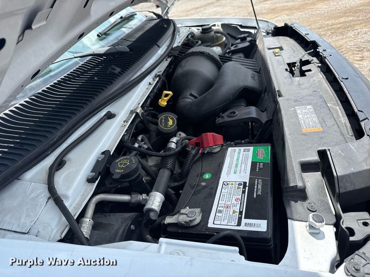 image for item EG6077 2019 Ford E450 Super Duty delivery truck