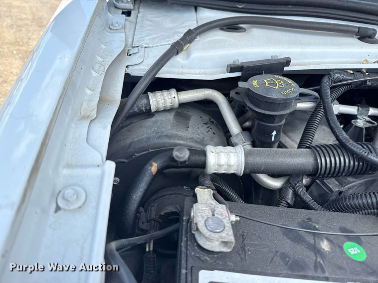 image for item EG6077 2019 Ford E450 Super Duty delivery truck