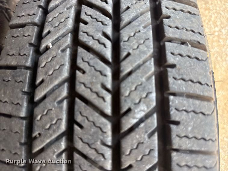 image for item EG6077 2019 Ford E450 Super Duty delivery truck