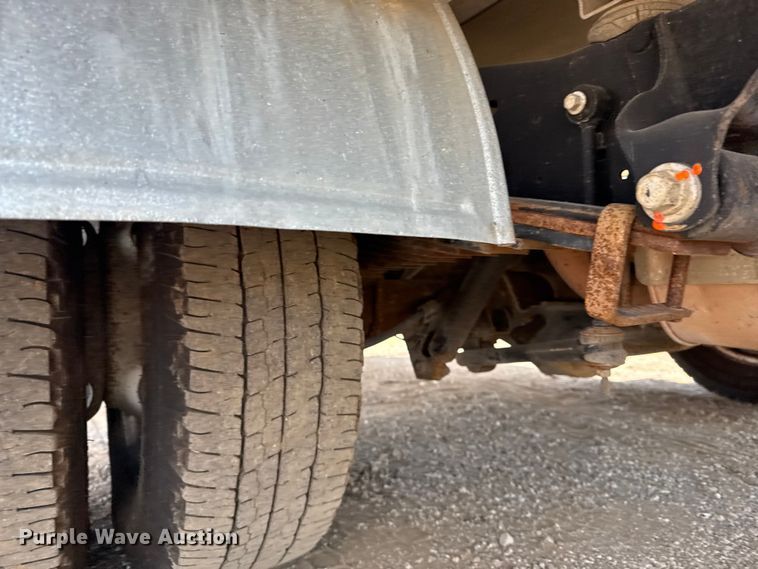 image for item EG6077 2019 Ford E450 Super Duty delivery truck