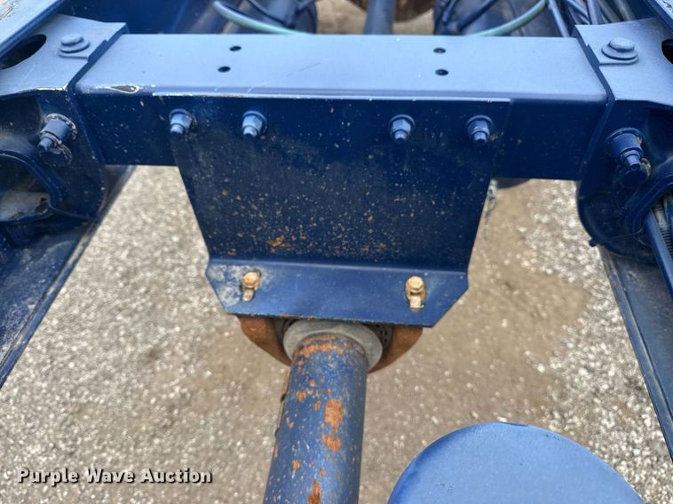 image for item EG6078 2014 Peterbilt 337 truck cab and chassis