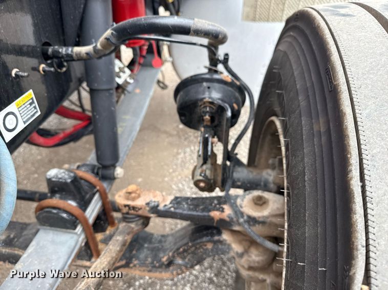 image for item EG6078 2014 Peterbilt 337 truck cab and chassis