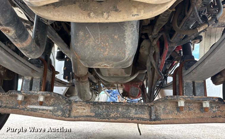 image for item EG6078 2014 Peterbilt 337 truck cab and chassis