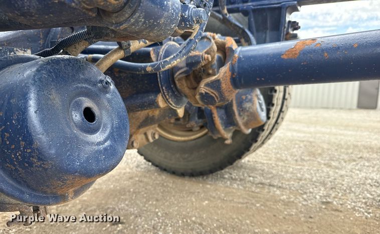 image for item EG6078 2014 Peterbilt 337 truck cab and chassis