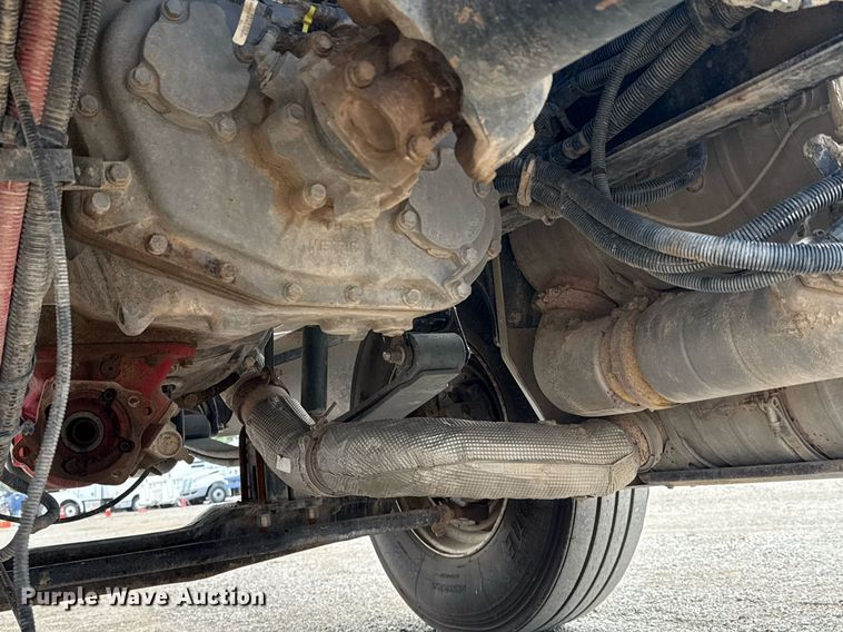 image for item EG6078 2014 Peterbilt 337 truck cab and chassis