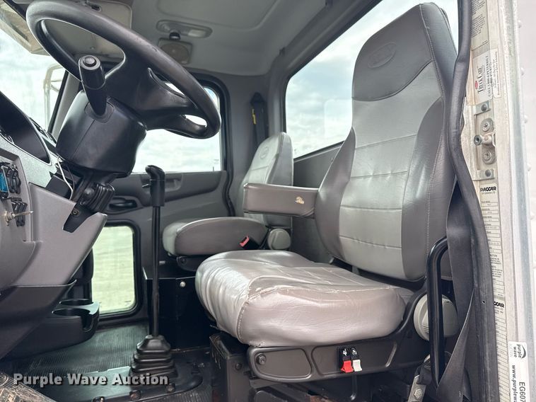 image for item EG6078 2014 Peterbilt 337 truck cab and chassis