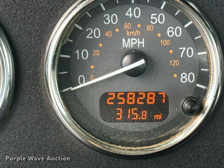 image for item EG6078 2014 Peterbilt 337 truck cab and chassis