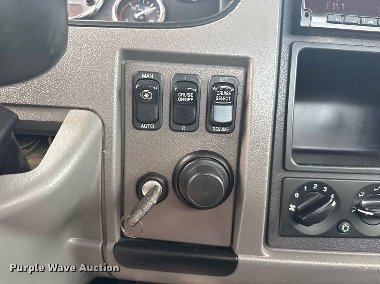 image for item EG6078 2014 Peterbilt 337 truck cab and chassis