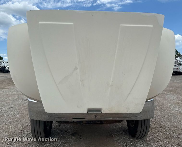 image for item EG6078 2014 Peterbilt 337 truck cab and chassis