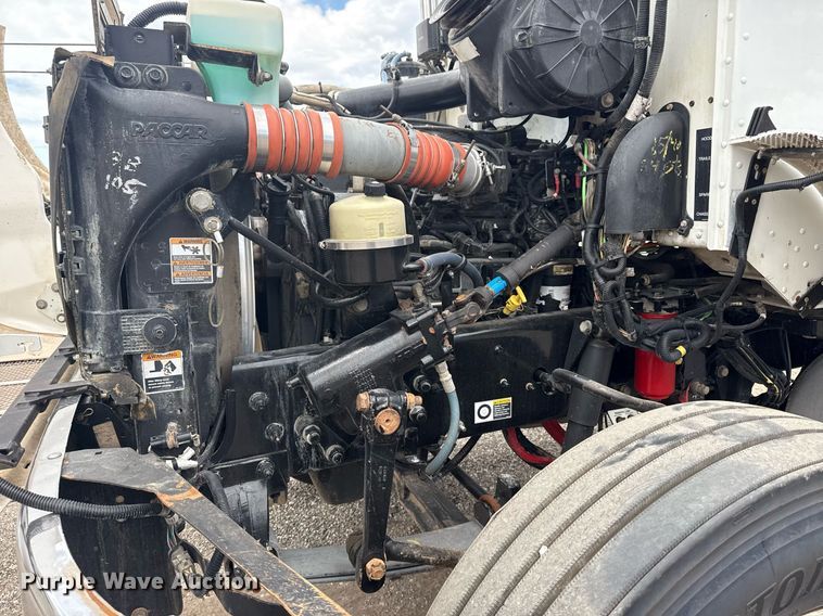 image for item EG6078 2014 Peterbilt 337 truck cab and chassis