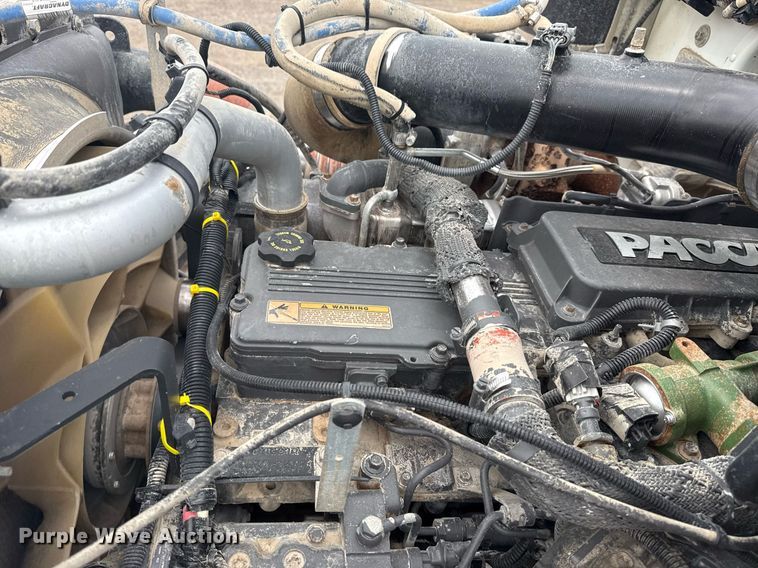 image for item EG6078 2014 Peterbilt 337 truck cab and chassis