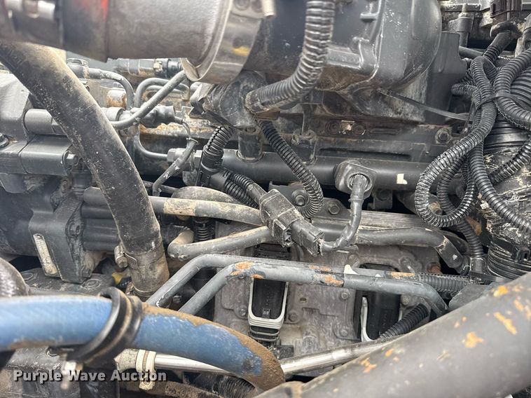 image for item EG6078 2014 Peterbilt 337 truck cab and chassis