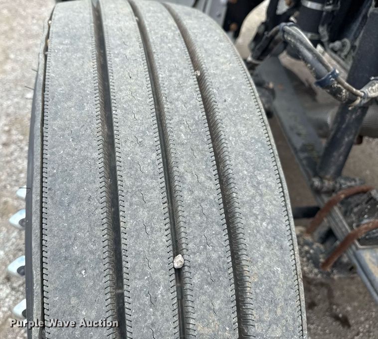 image for item EG6078 2014 Peterbilt 337 truck cab and chassis