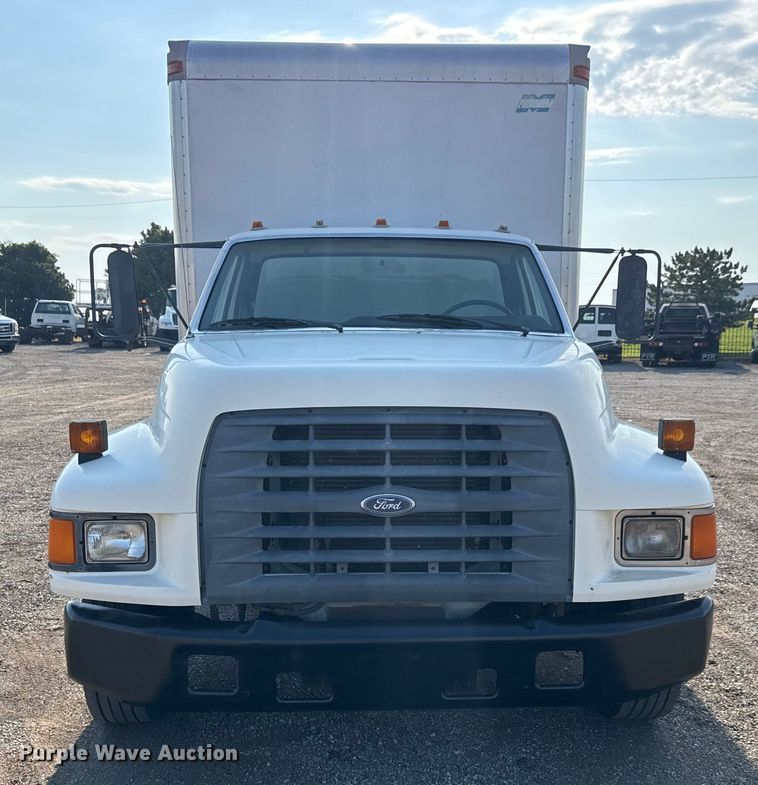 image for item EG6081 1998 Ford F800 box truck