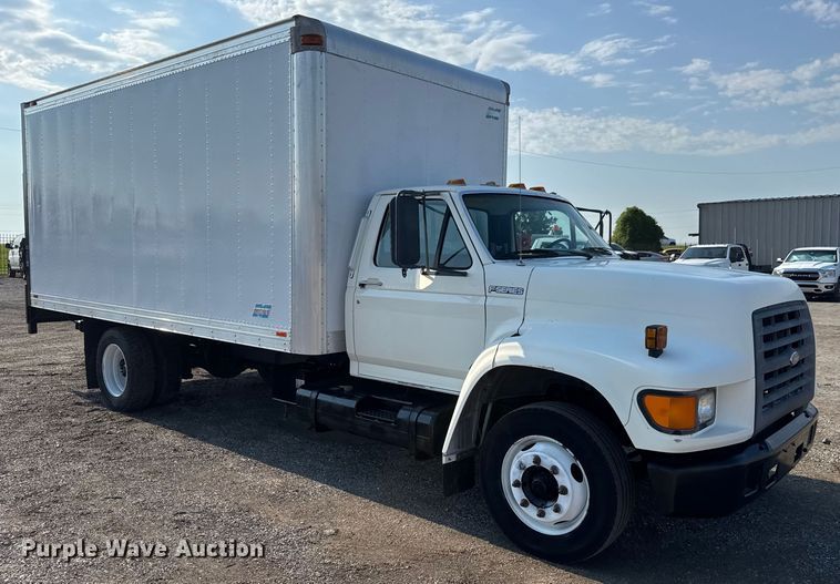 image for item EG6081 1998 Ford F800 box truck