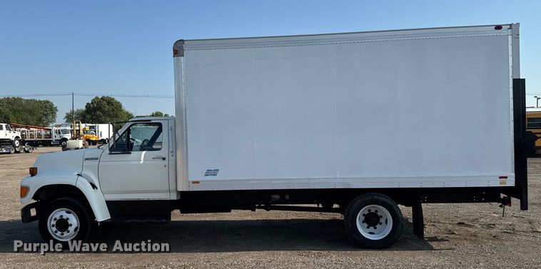 image for item EG6081 1998 Ford F800 box truck