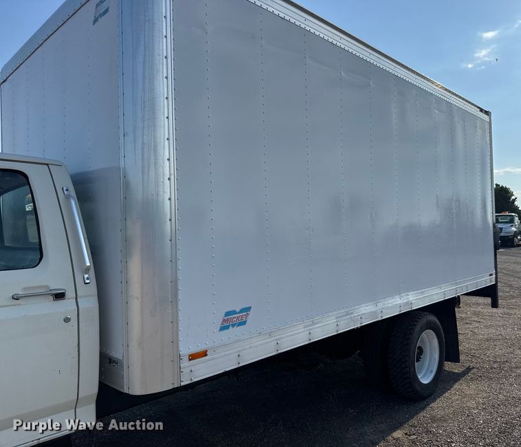 image for item EG6081 1998 Ford F800 box truck