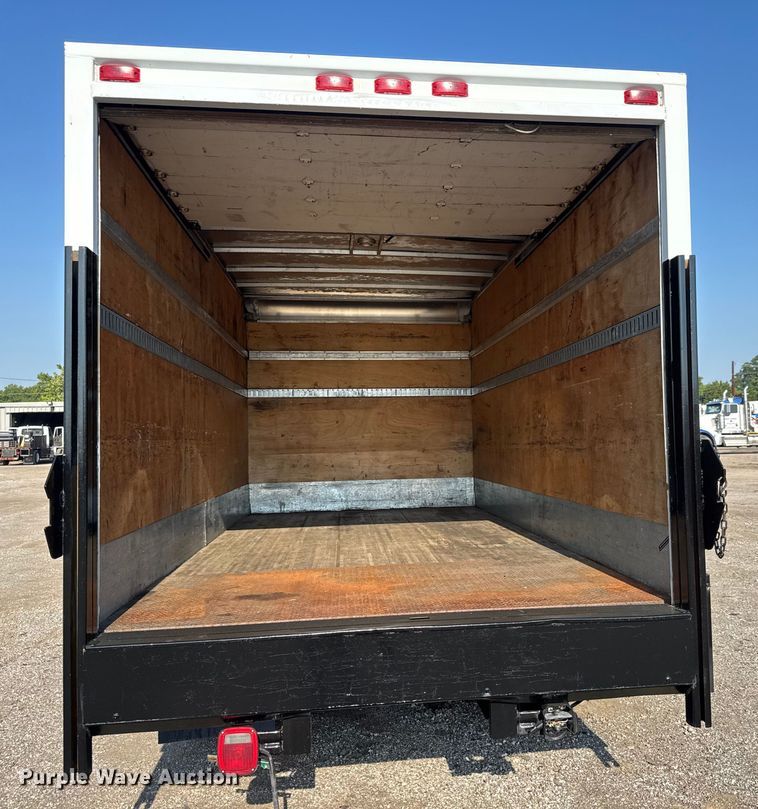 image for item EG6081 1998 Ford F800 box truck