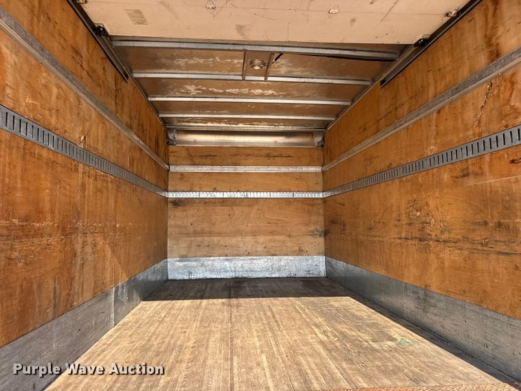 image for item EG6081 1998 Ford F800 box truck