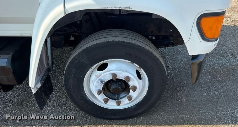 image for item EG6081 1998 Ford F800 box truck