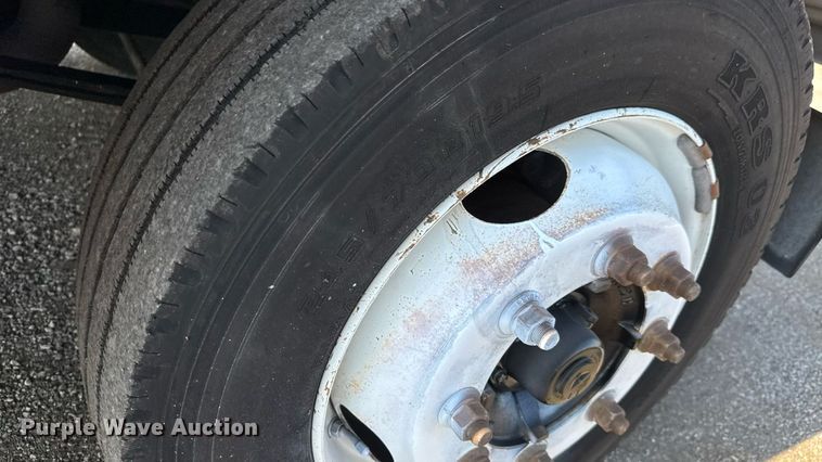 image for item EG6081 1998 Ford F800 box truck