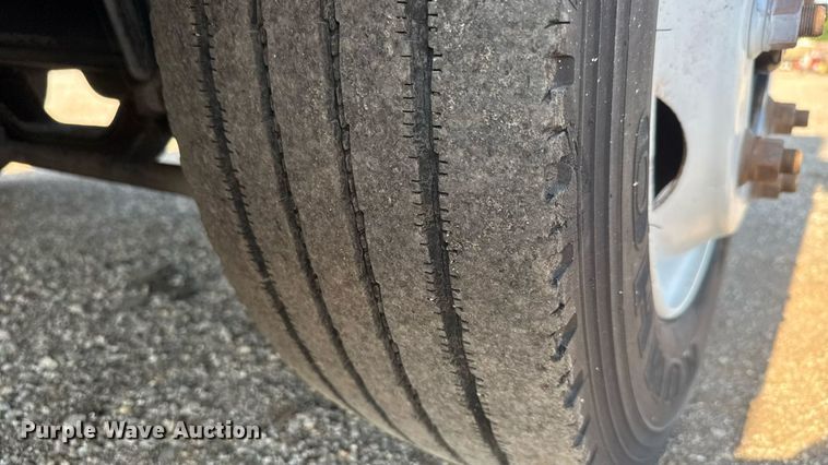 image for item EG6081 1998 Ford F800 box truck