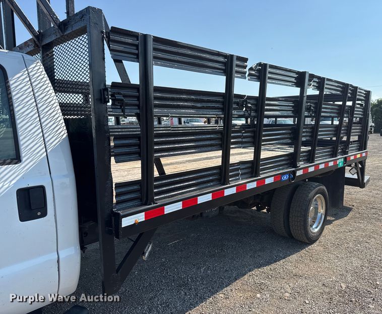 image for item EG6083 2016 Ford F550 Super Duty flatbed truck