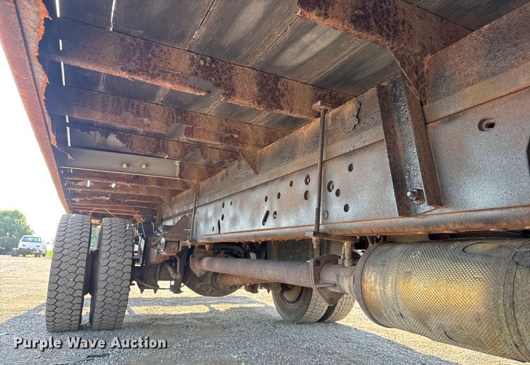 image for item EG6083 2016 Ford F550 Super Duty flatbed truck