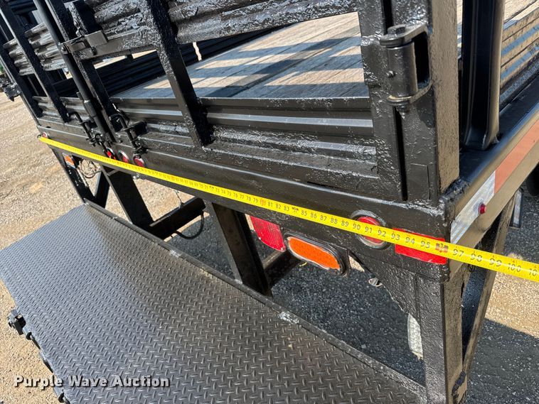 image for item EG6083 2016 Ford F550 Super Duty flatbed truck