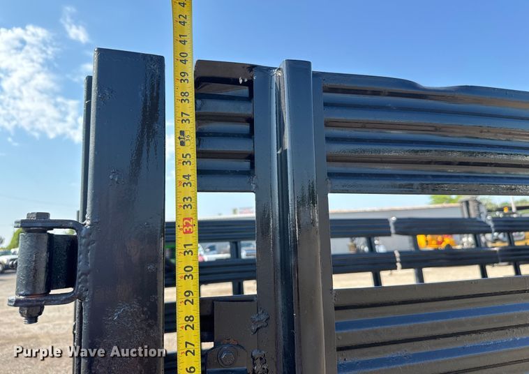 image for item EG6083 2016 Ford F550 Super Duty flatbed truck