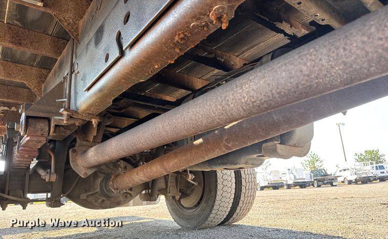 image for item EG6083 2016 Ford F550 Super Duty flatbed truck