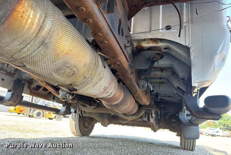 image for item EG6083 2016 Ford F550 Super Duty flatbed truck