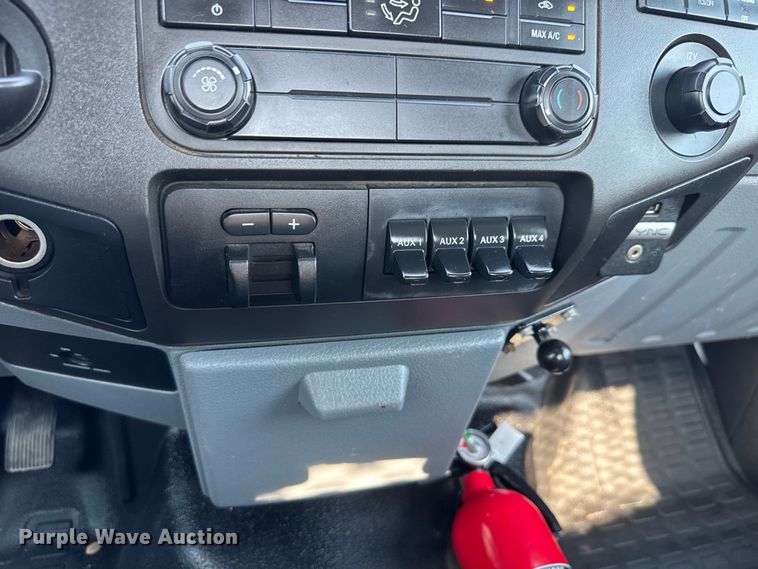 image for item EG6083 2016 Ford F550 Super Duty flatbed truck