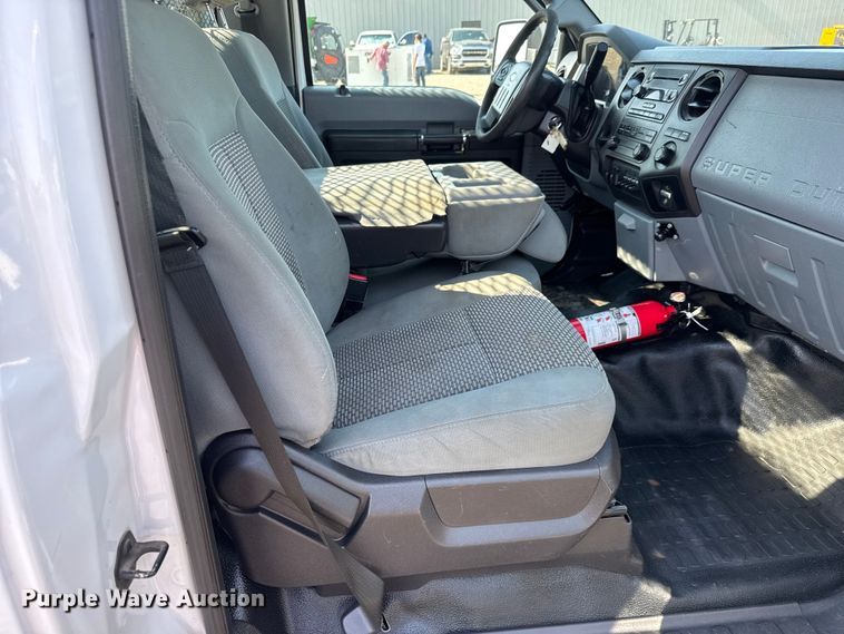 image for item EG6083 2016 Ford F550 Super Duty flatbed truck