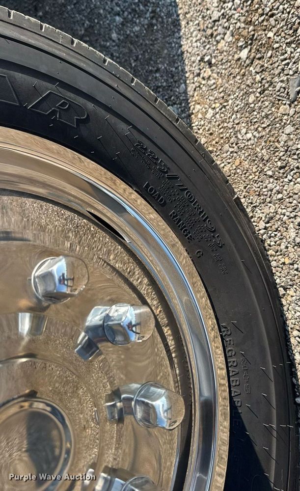 image for item EG6083 2016 Ford F550 Super Duty flatbed truck