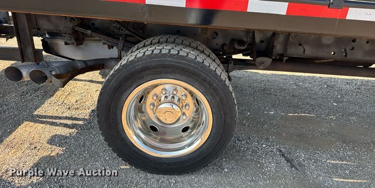 image for item EG6083 2016 Ford F550 Super Duty flatbed truck