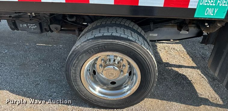 image for item EG6083 2016 Ford F550 Super Duty flatbed truck